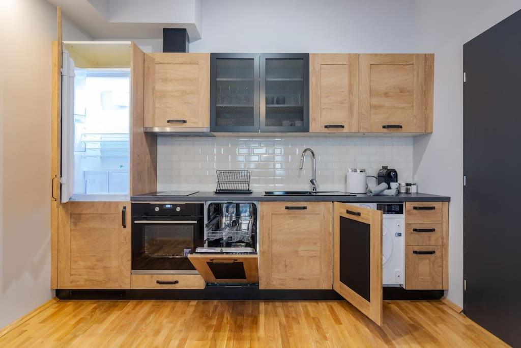 Modern Design 1 Bdrm, 4 Guests, Top Cente, Near Parliament, Self Check-In Sofia Exterior photo